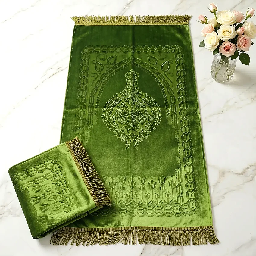 Astarlı Süngerli Kalın Platinyum Seccade 68x115 650 Gr Yeşil M1 - 1