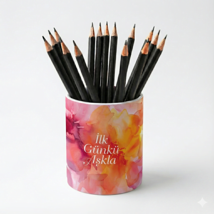 Renkli Çiçek Bahçesi Seramik Kalemlik - İlk Günkü Aşkla - Serhendi Logolu - Çizgi M4 - Serhendi Logolu Ürünler