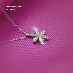 Damla Taşlı Çiçek Figürlü 925 Ayar Gümüş Zirkon Taşlı - Duru Kolye M4 - Logosuz Ürünler