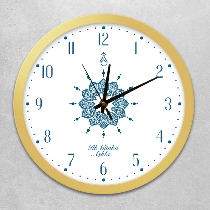 Duvar Saati 35 cm Çap Cam, Akar Saniyeli, Sessiz Mekanizma - Serhendi Logolu - İlk Günkü Aşkla - Çini Desen Altın Çerçeve M2 - 1