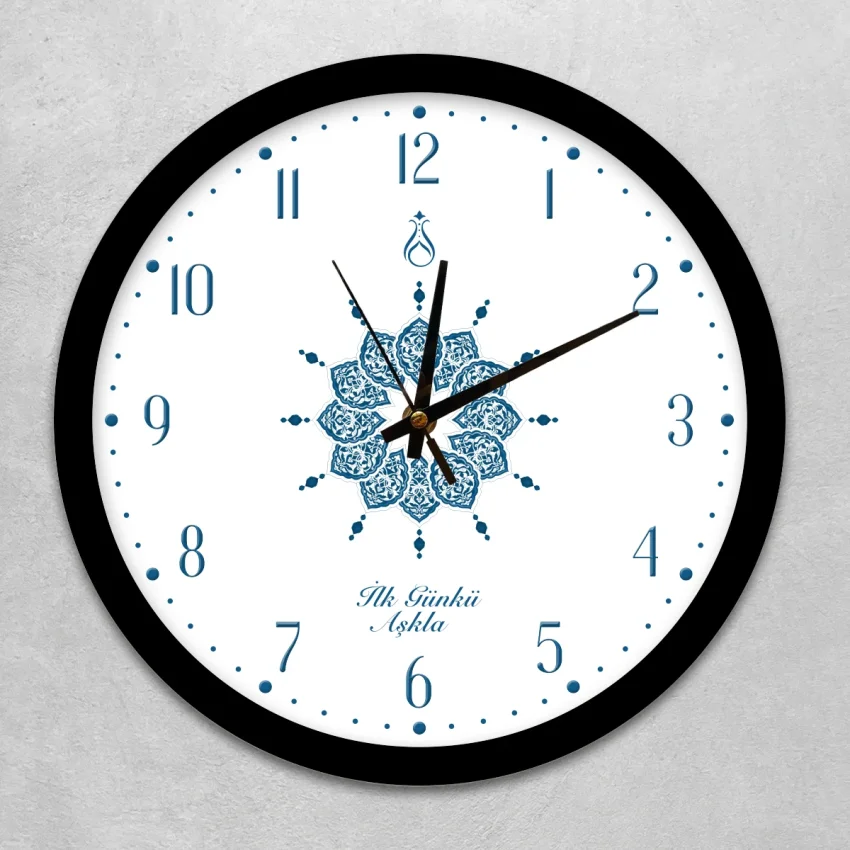 Duvar Saati 35 cm Çap Cam, Akar Saniyeli, Sessiz Mekanizma - Serhendi Logolu - İlk Günkü Aşkla - Çini Desen Siyah Çerçeve M2 - 1