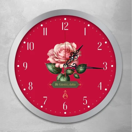 Duvar Saati 30 cm Cam, Akar Saniyeli, Sessiz Mekanizma - Serhendi Logolu - İlk Günkü Aşkla - Pembe Gül Gümüş Çerçeve M1 