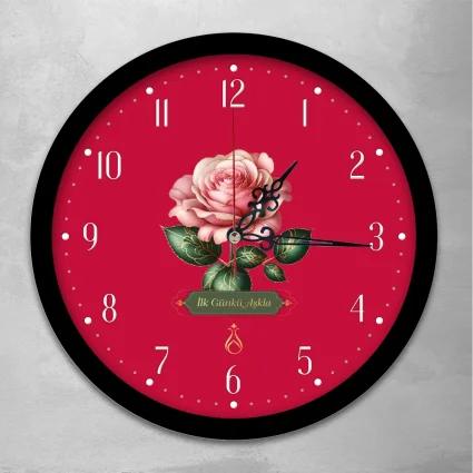 Duvar Saati 30 cm Cam, Akar Saniyeli, Sessiz Mekanizma - Serhendi Logolu - İlk Günkü Aşkla - Pembe Gül Siyah Çerçeve M1 
