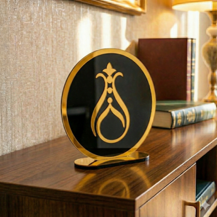 Serhendi Logolu Pleksi Masa Üstü Dekor, Stand - Ayaklı Çap 15 cm Siyah M2 - Serhendi Logolu Ürünler