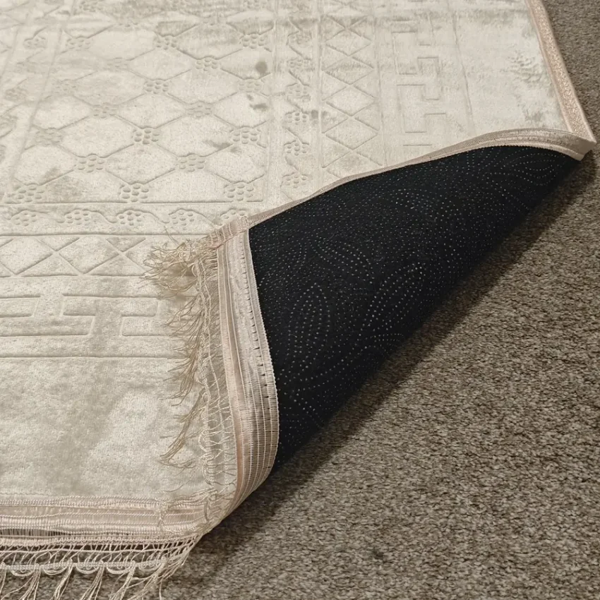 Yumuşak Peluş Seccade Kaymaz Taban 80x120 Beyaz M1 - 5