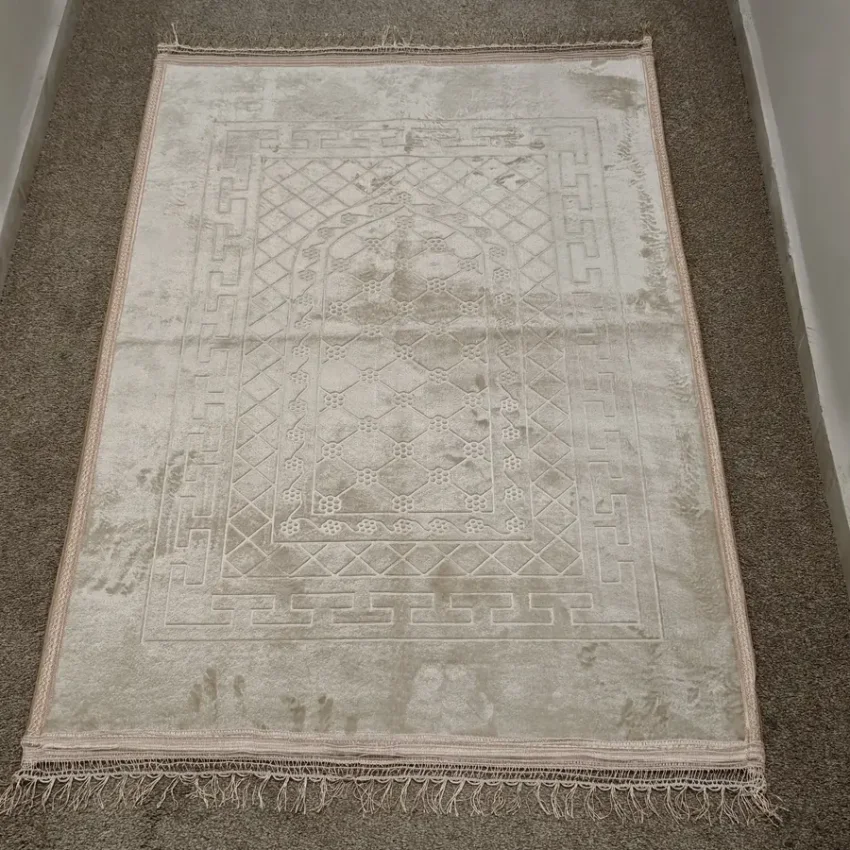 Yumuşak Peluş Seccade Kaymaz Taban 80x120 Beyaz M1 - 6