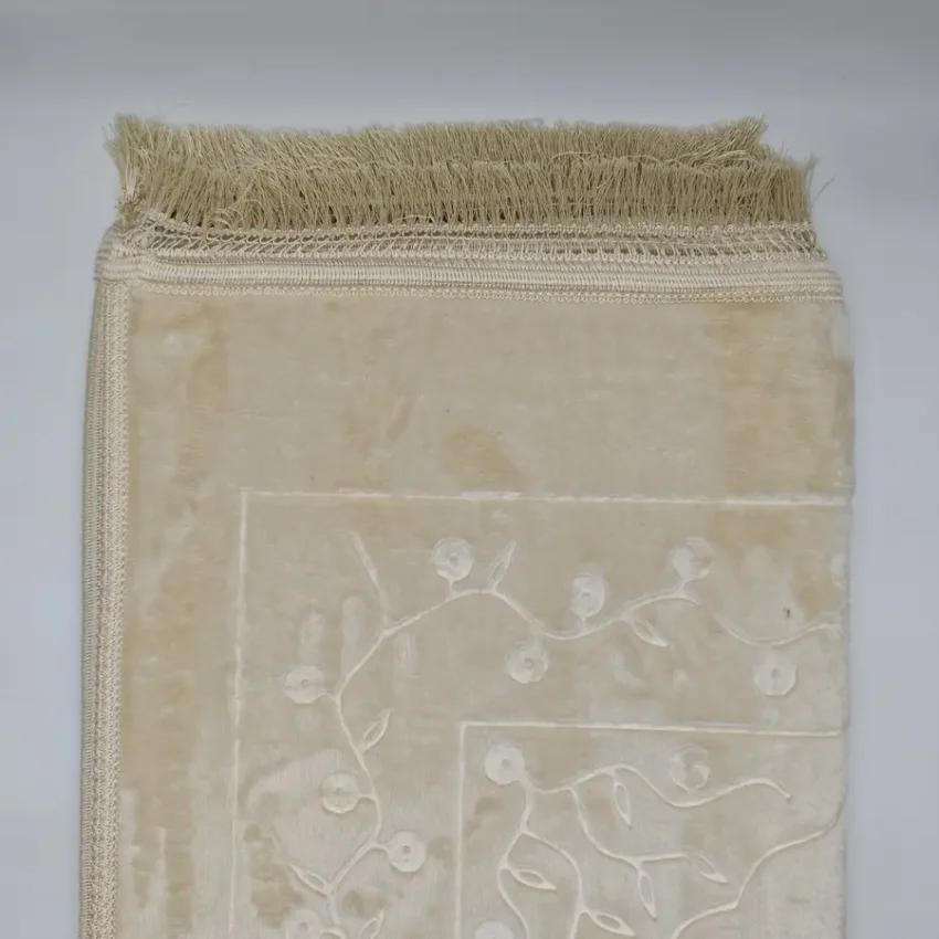 Yumuşak Peluş Seccade Kaymaz Taban 80x120 Krem M1 - 3