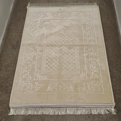 Yumuşak Peluş Seccade Kaymaz Taban 80x120 Krem M1 - 6