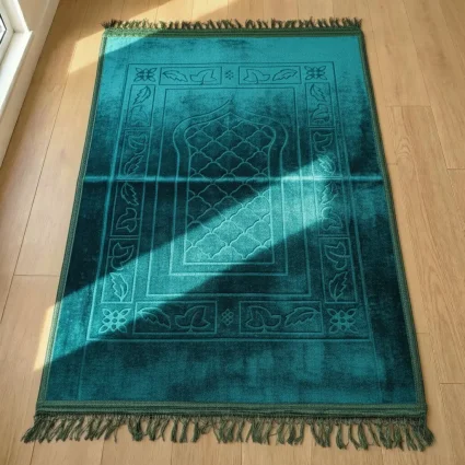 Yumuşak Peluş Seccade Kaymaz Taban 80x120 Zümrüt Yeşil M1